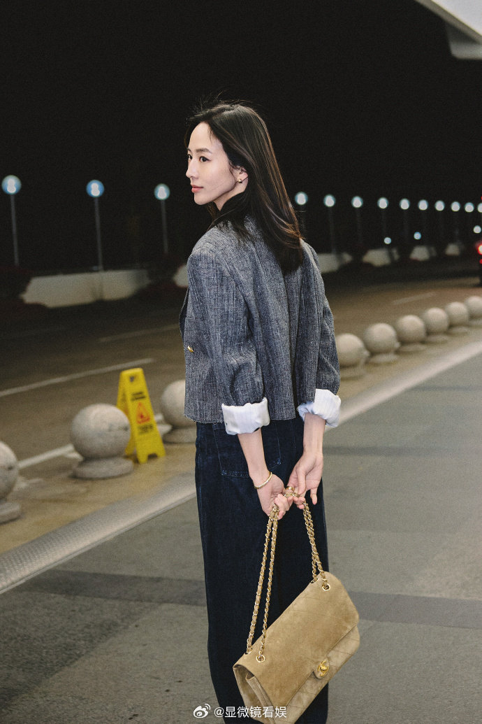 张钧甯去巴黎带了中药药包 张钧甯分享出差养生：保温杯打底，随身带中药包感冒茶，工