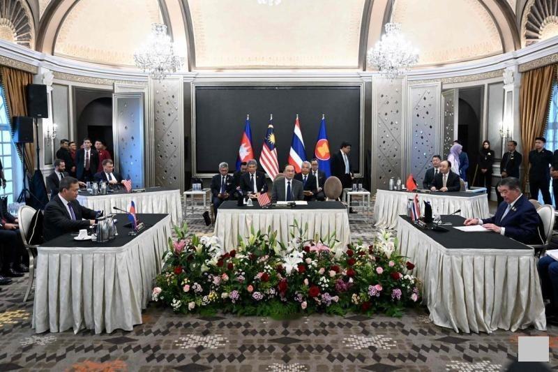 直到中方代表到场，柬泰双方领导人才同意开始谈判，美方的算盘彻底落空

据路透社报