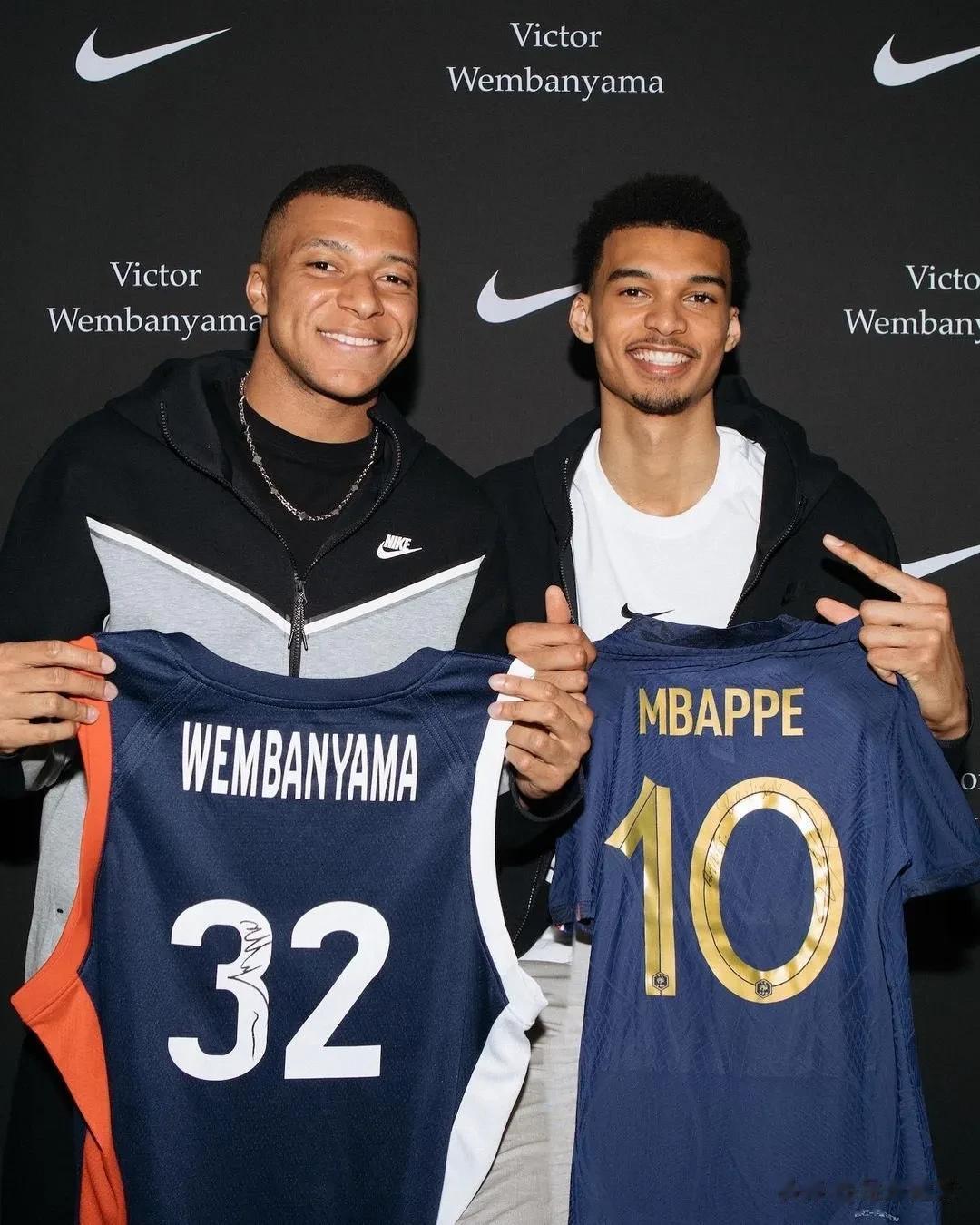 图评丨2023NBA选秀大会上，马刺用状元签选中了来自法国的超级新星文班亚马，他