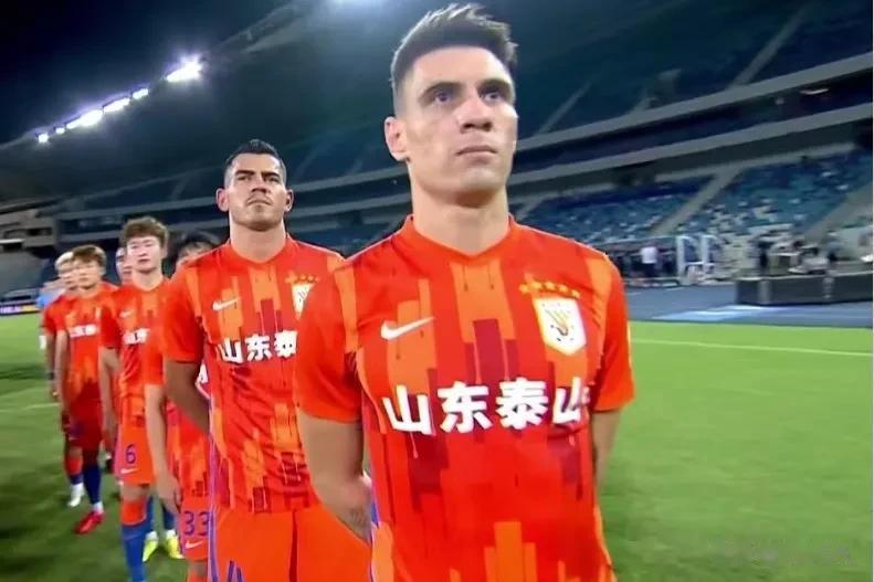 泰山球迷为球队操碎了心，脑洞大开，纷纷为山东泰山队拉赞助，不但能提供资金扶持，球