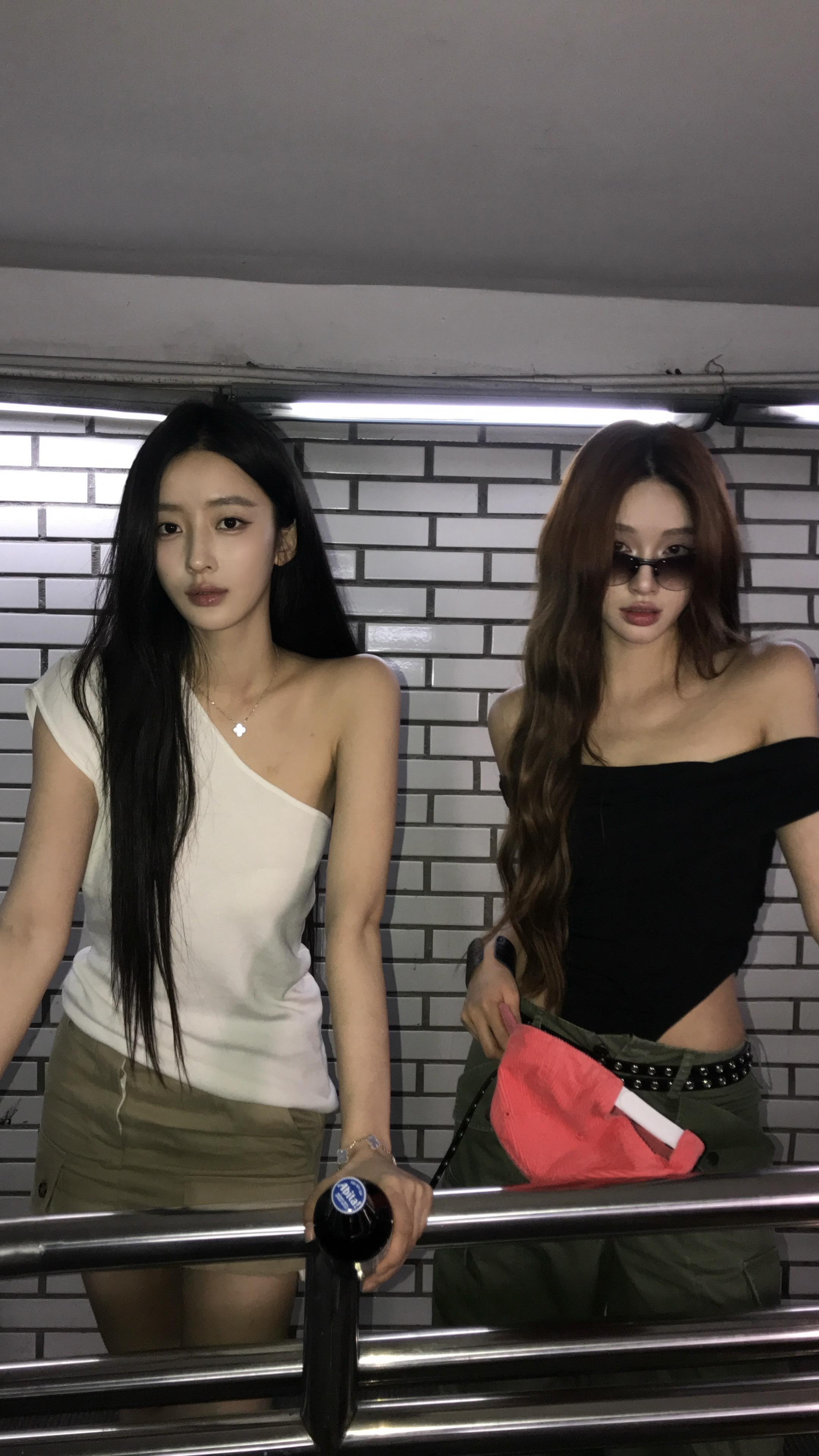 看我不爽很正常 看我爽还得了。摩羯白羊