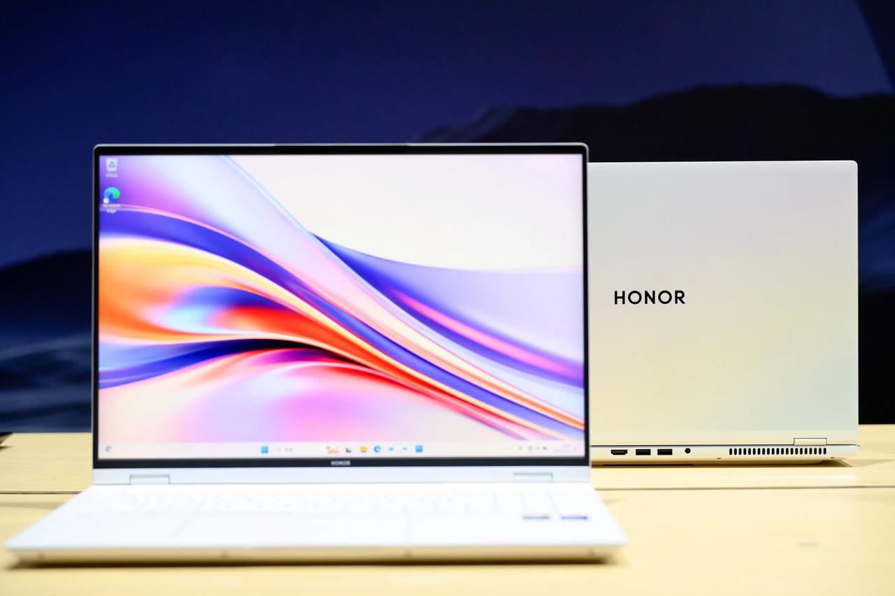 荣耀AI PC首款笔记本荣耀MagicBook Pro 16亮相以后，有网友问赵