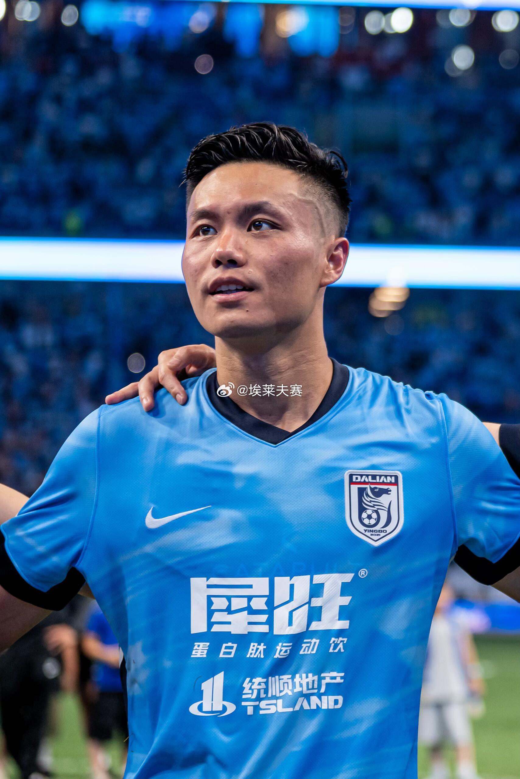 北京国安大连英博vs武汉三镇 刚刚完成转会的冯博轩昨天完成大连队首秀并策动了补时
