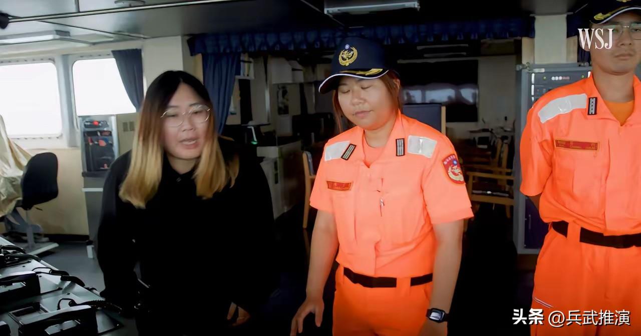 为了渲染大陆威胁，民进党当局批准美国记者登上"海巡署"公务船，特别跑到台湾海峡执