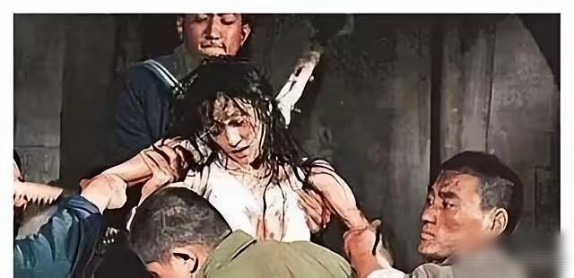 1928年9月19日，她被敌人带到刑场。他们将她衣服扒光，分开四肢绑在木桩上，开