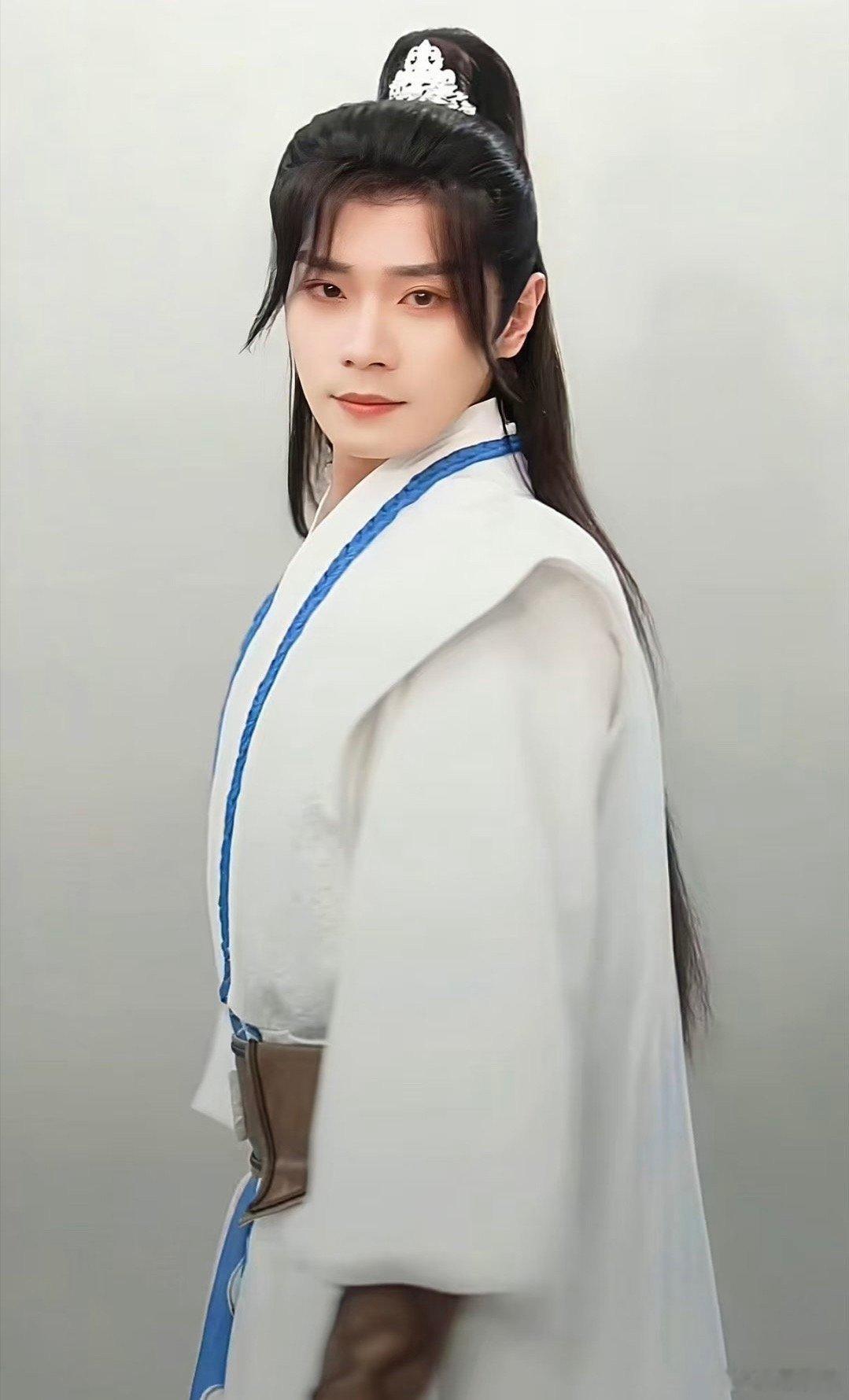 曹骏 沉香回来了 一看见曹骏就破防！沉香是我们这代人共同的精神图腾，他的回归让所