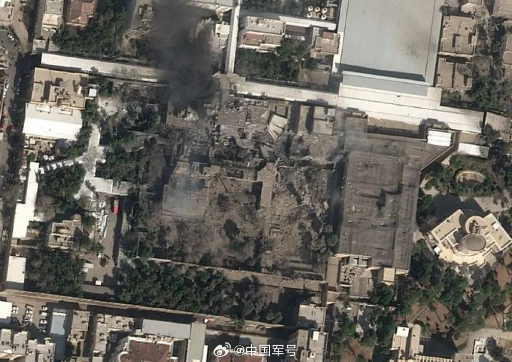 【卫星图显示哈梅内伊住所遭袭】据28日有关方面发布的卫星图像显示，伊朗最高领袖哈