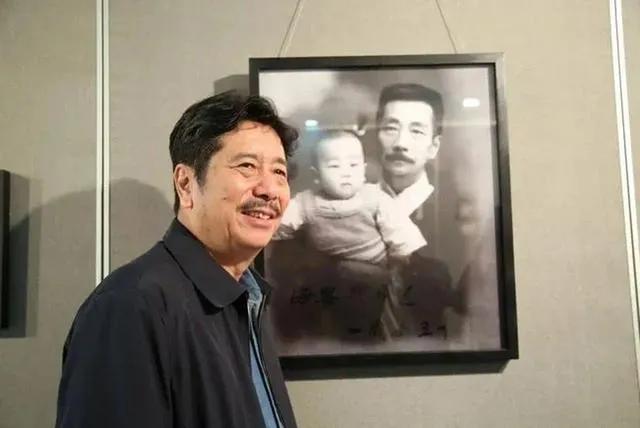 变化！鲁迅孙子：我看书刷视频比例一九开！
鲁迅先生的长孙周令飞，不仅外貌与鲁迅先