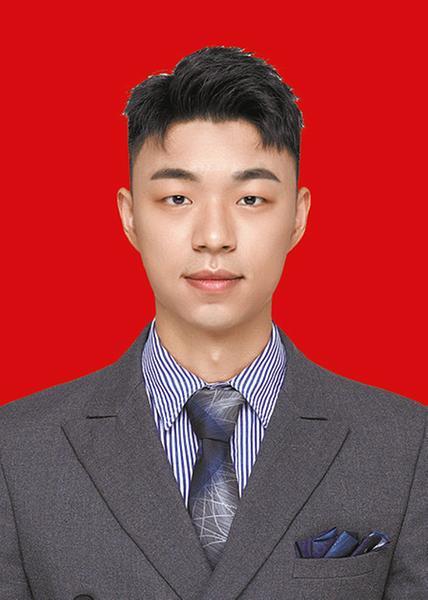 贾博涛，1999年4月生，中国共产党党员，陕西省渭南市临渭区故市镇故市村人，陕西