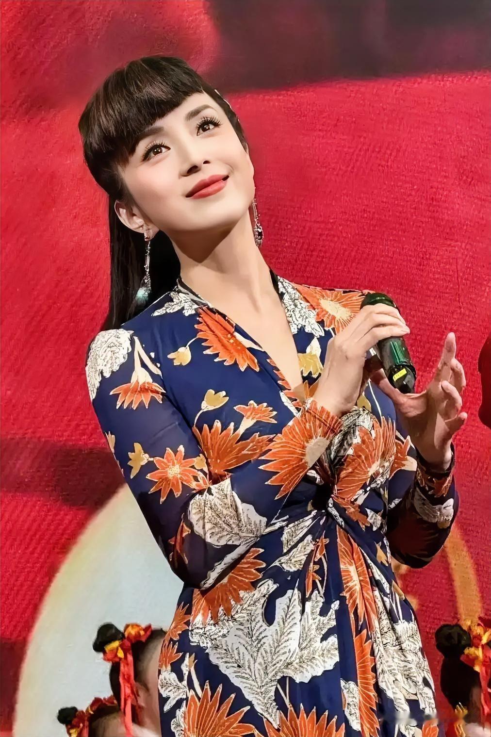 冬日生活打卡季好消息！听说著名的歌唱家汤灿要去某著名卫视参加春晚了？其实汤灿去参