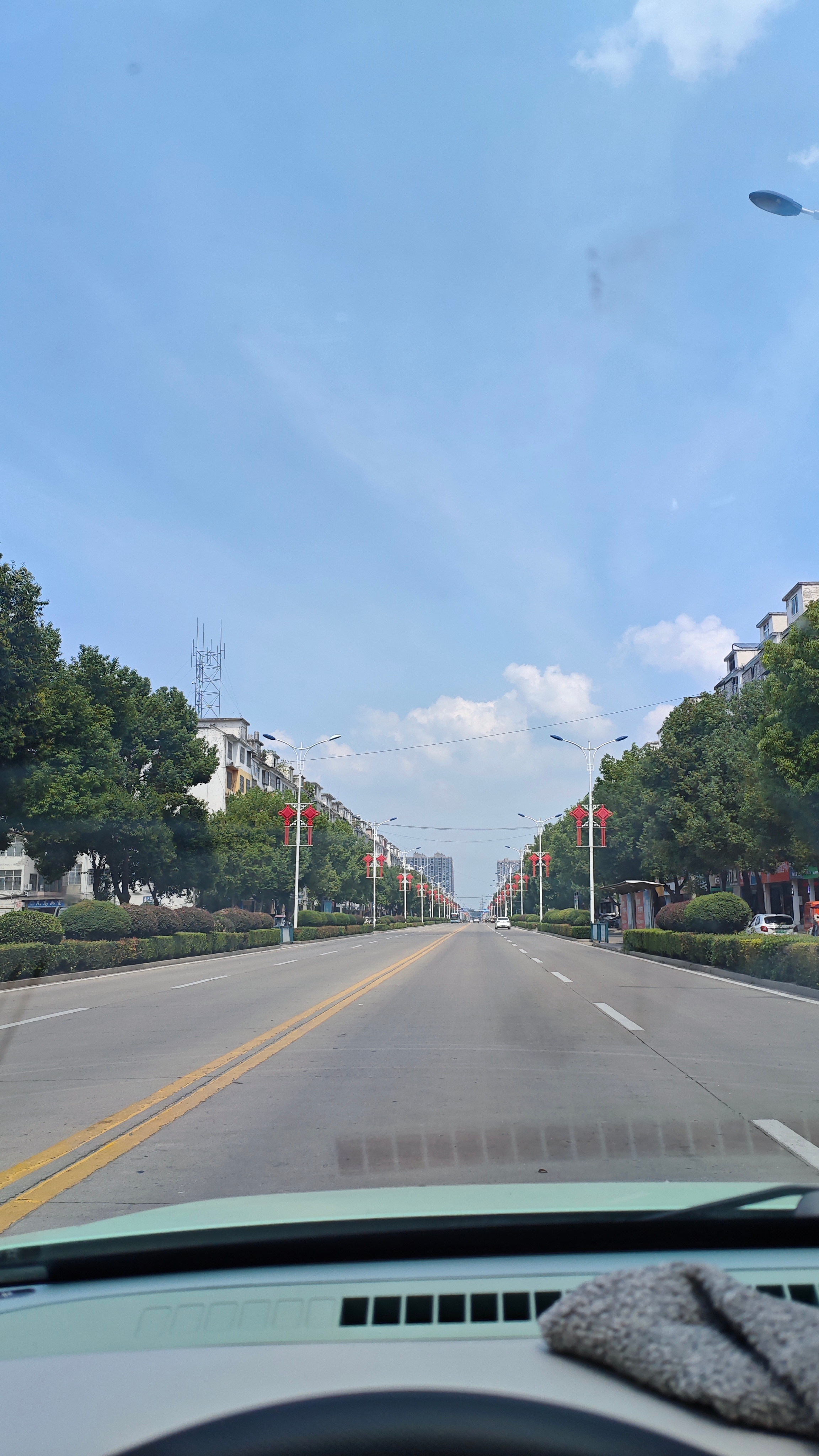 当挑东西挑的心里烦躁的时候，就不想买了[允悲] ​​​