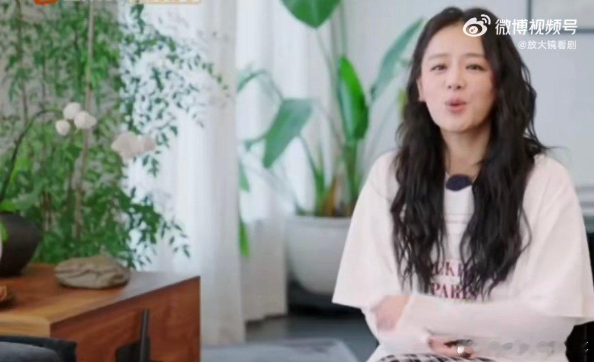 王安宇给马思纯整理花少攻略 突然脑补王安宇整理攻略时的样子：边敲键盘边碎碎念“这