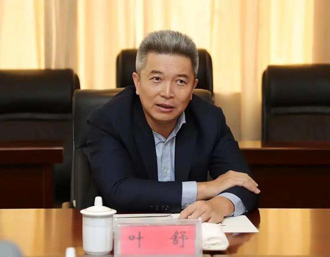 当年，曹德旺的女儿曹艳萍带男友叶舒回家见父母时，曹德旺一看这小伙子，就坚决不同意