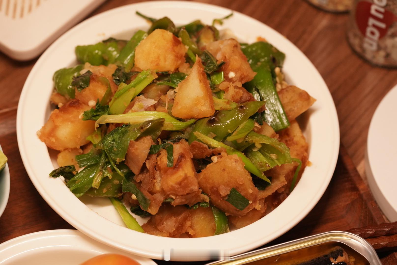 晚饭，沙丁鱼罐头好吃😋 