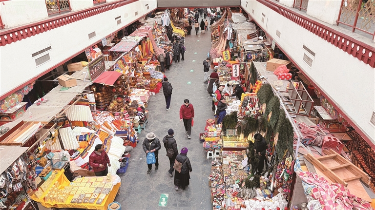八廓商城年货节 “奏响”新年欢乐序曲