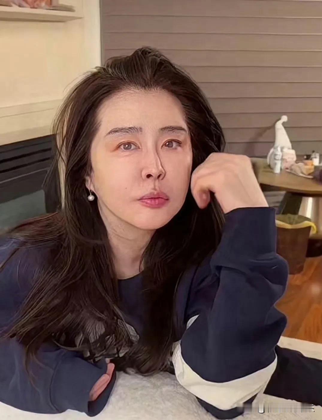 王祖贤隐退是没有遇到好的伯乐，签约好公司，当年被男方母亲骂就当找了个鸡，王祖贤自