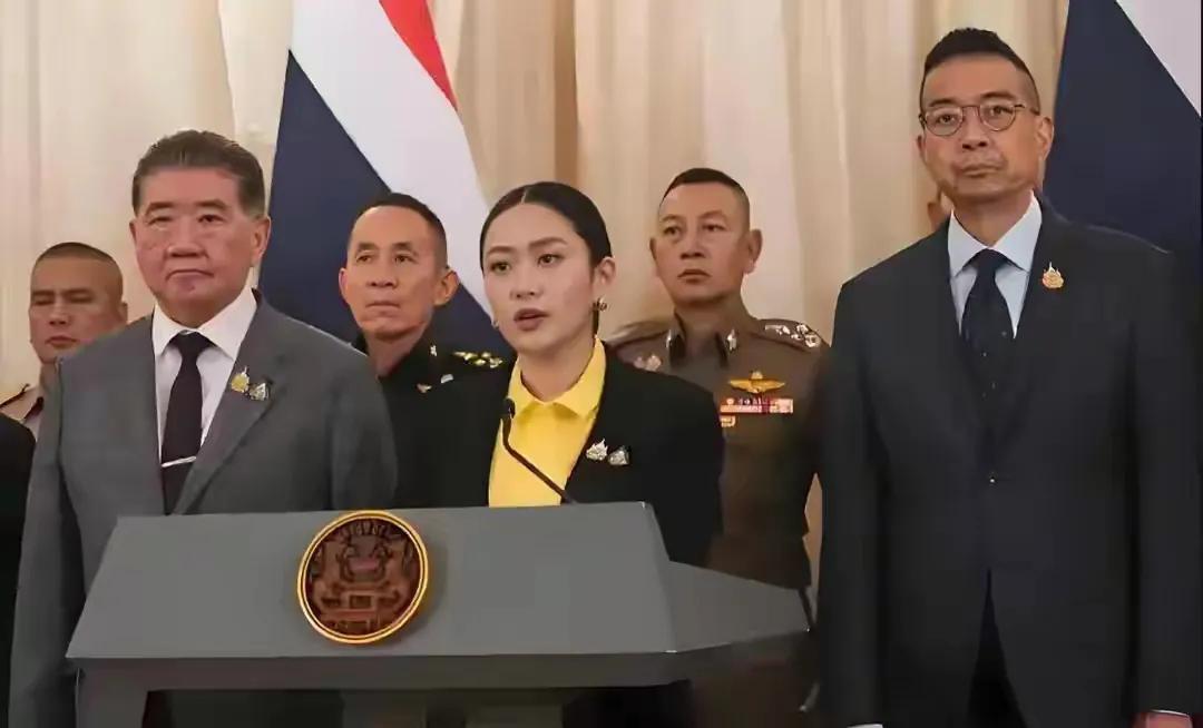 泰国总理佩通坦可能无法参加9.3日的阅兵了，按照目前法院处理佩通坦暂停职务的进程