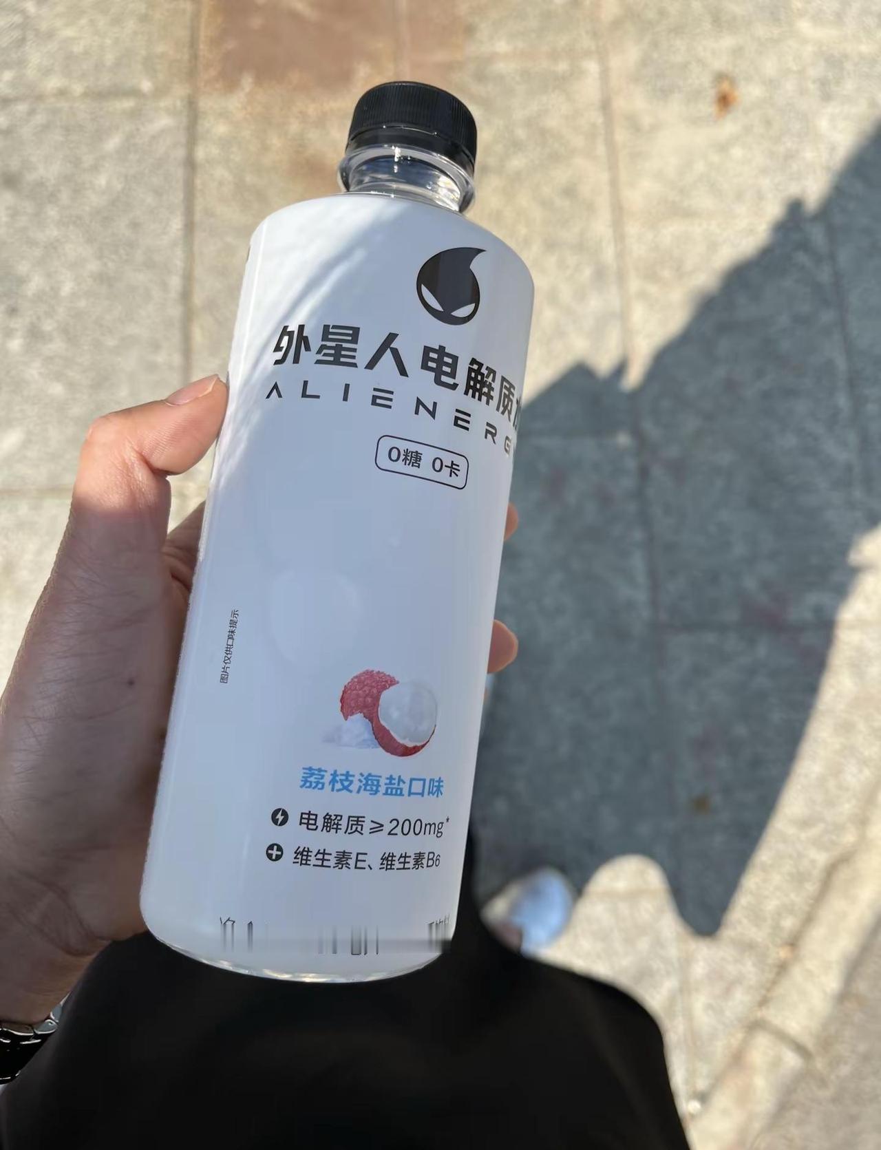 二十岁后的基本形象靠人民币和自律维持.爱自己是终身浪漫的开始