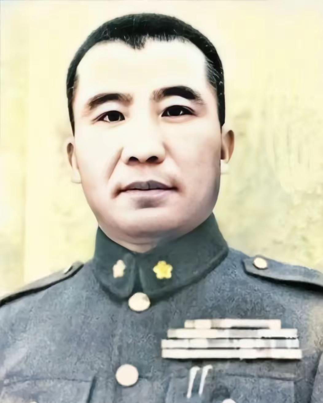 1941年，日军用毒气攻下高安城，74军军长王耀武看着满地的国军尸体悲痛欲绝，这