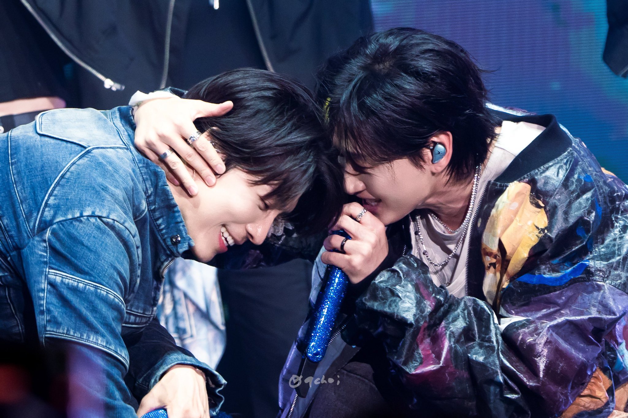 赫海[超话]你摸狗耳朵干嘛！（尖叫）cr 9choi_elf ​​​