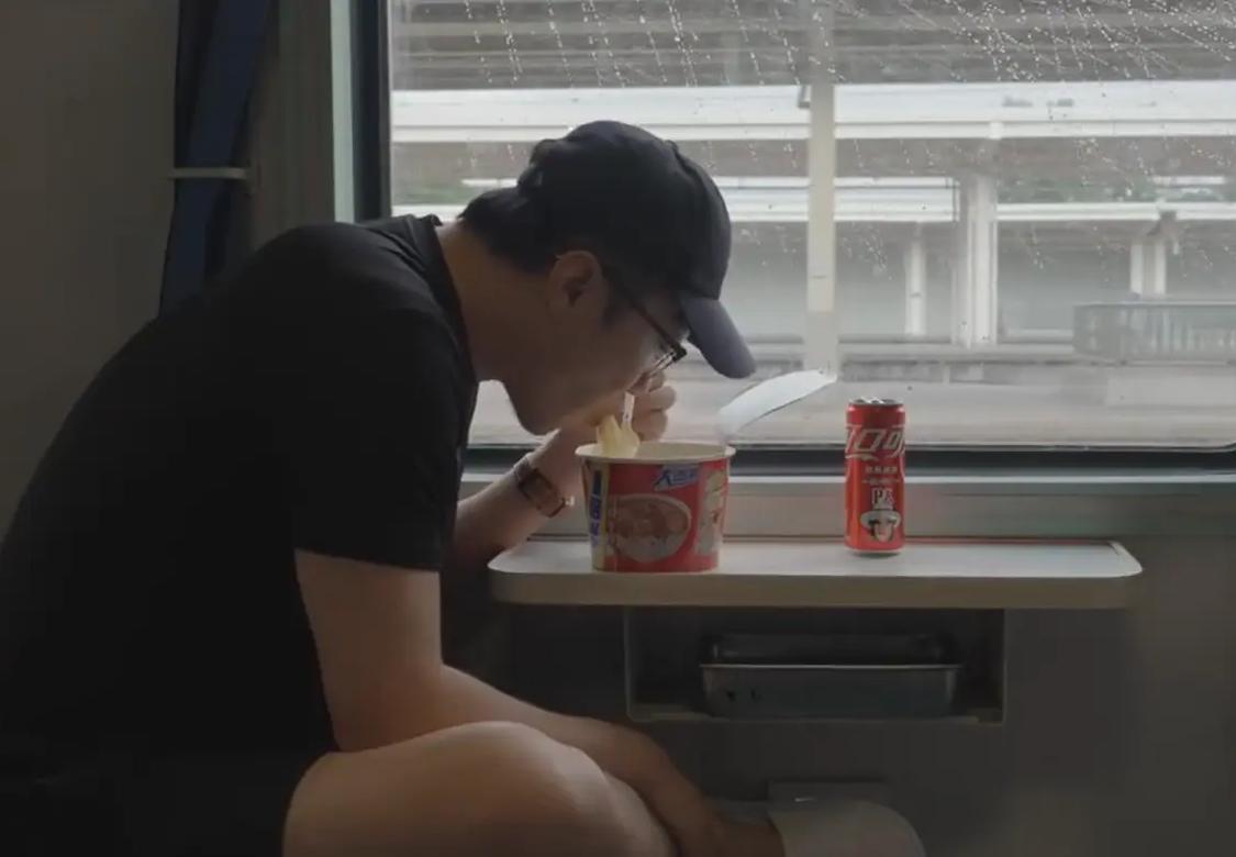 【 创业血泪史如何识别商业陷阱 王自如限高令】
欠债 1 亿坐绿皮！王自如血泪教