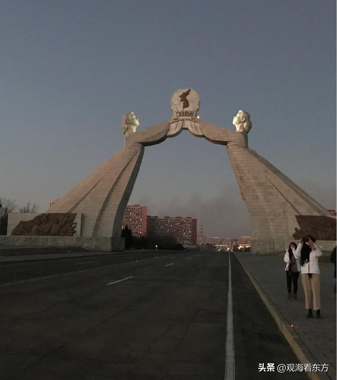 朝鲜为什么强调把韩国定为“头号敌国”？其实是为了自保。
 
根据《环球时报》援引