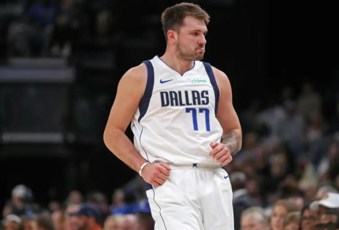 NBA本周最佳阵容——二雄争霸！
开战一周，球星亮相，好坏各异，本周最佳，萌神翻