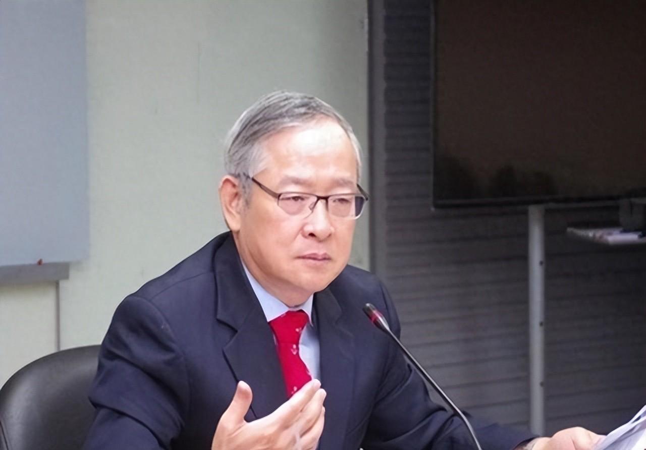 国民党掌权时为何不能推动两岸的统一，从台湾林郁方的历史说起

 曾任台湾“立委”