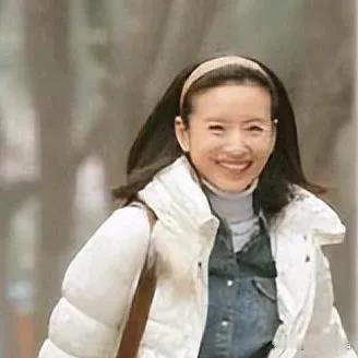 王大治和董洁曾经传的沸沸扬扬，很多人对董洁能看上王大治感觉不可思议，那么问题来了