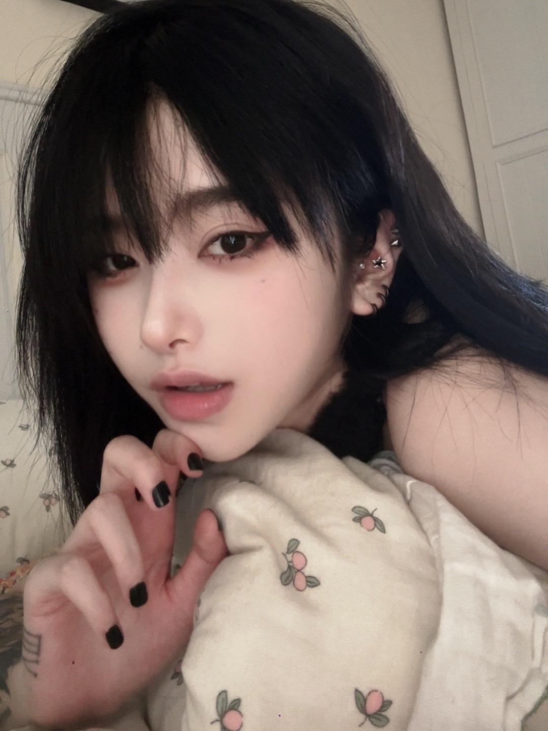 新耳钉( ̀⌄ ́)