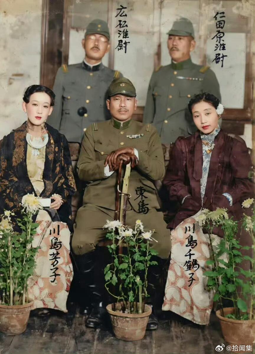 1937年天津，川岛芳子日本女间谍川岛芳子（金璧辉，左一）在天津东兴楼与日军的合