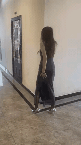 美女这是怎么了，摔着了吗搞笑 高清美女