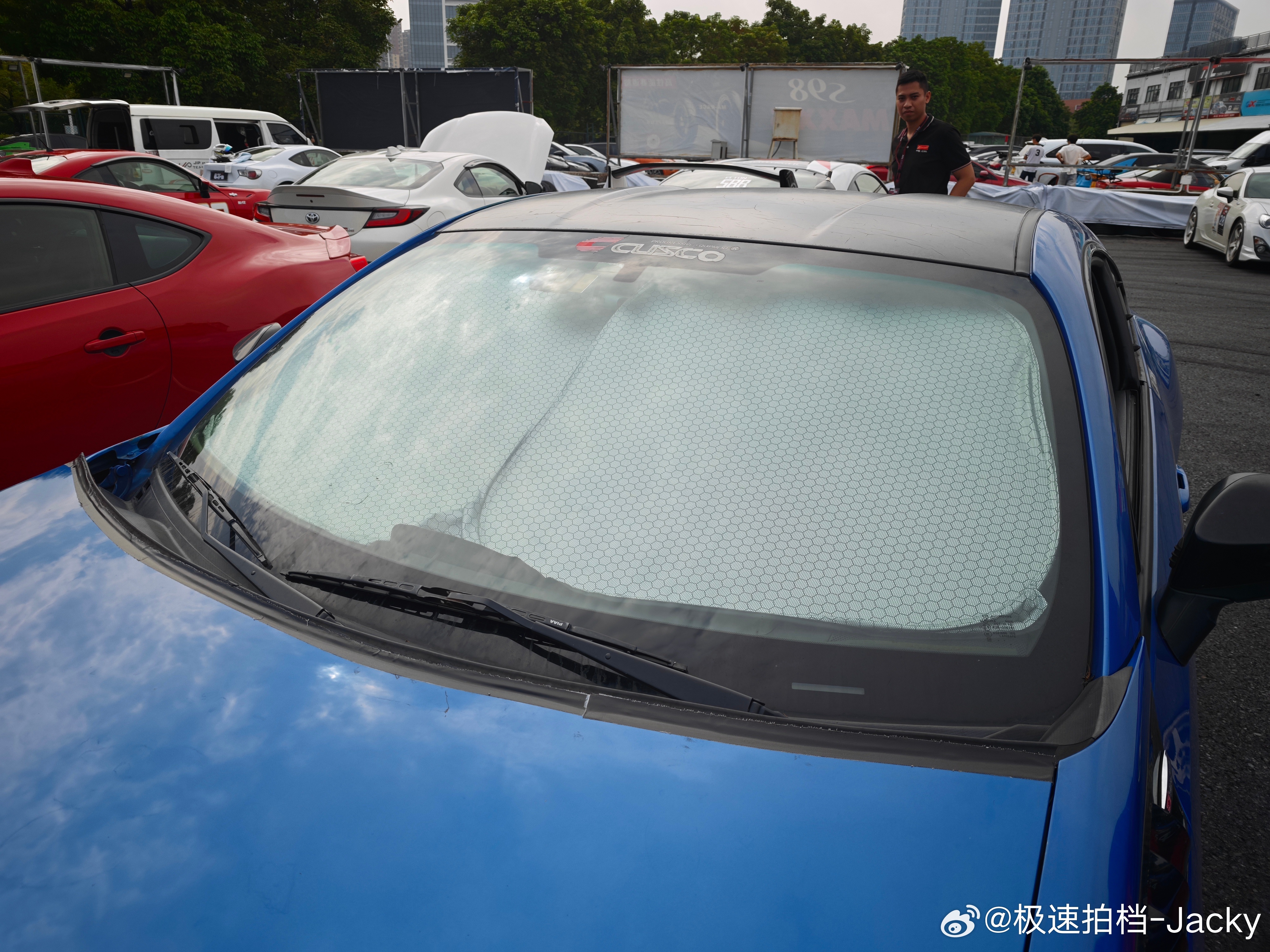 我们出了全球唯一的86 BRZ专车专用的遮阳挡，而且还专门实验室送检暴晒后无有害