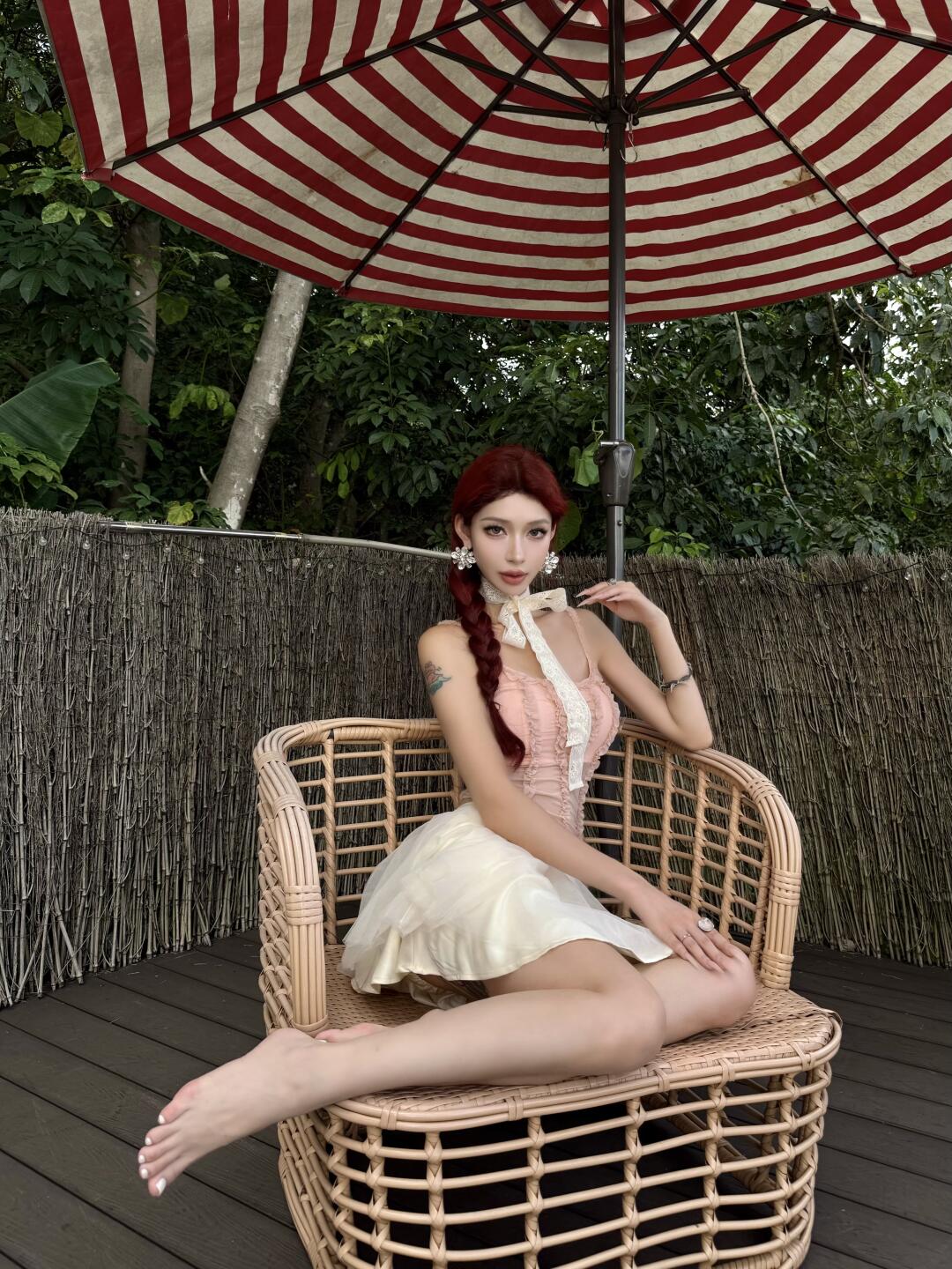 红发少女的松弛感