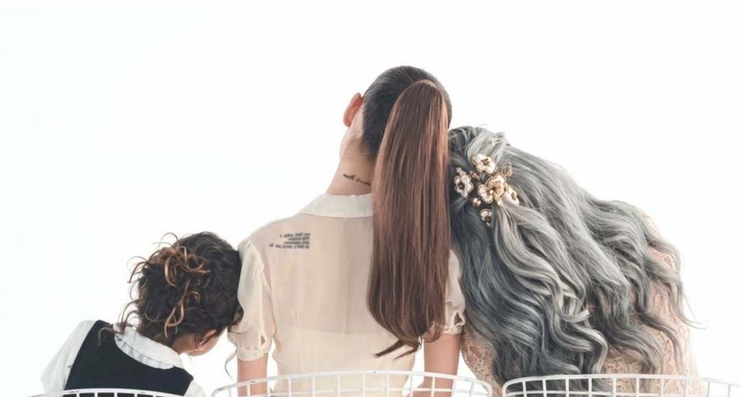 我爆哭（eternal sunshine tour大屏中的一幕）ArianaGr