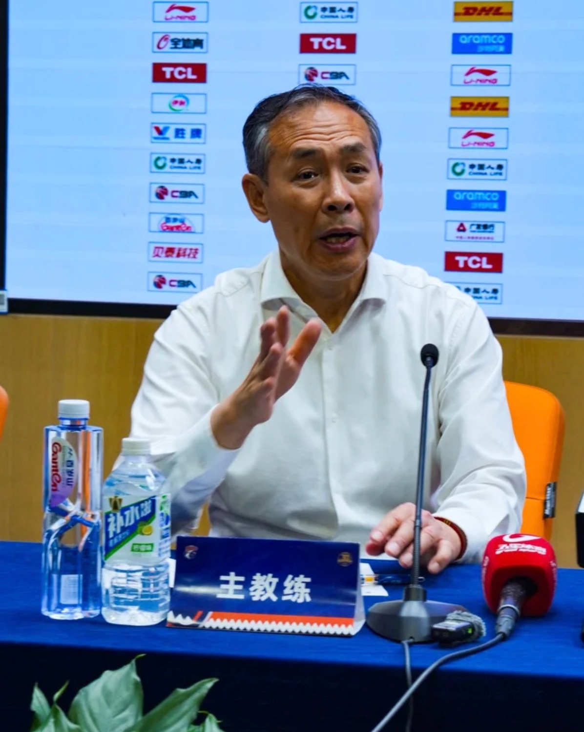 北京首钢CBA上海男篮vs北京男篮cba半决赛上海vs北京g2 许利民指导：五局