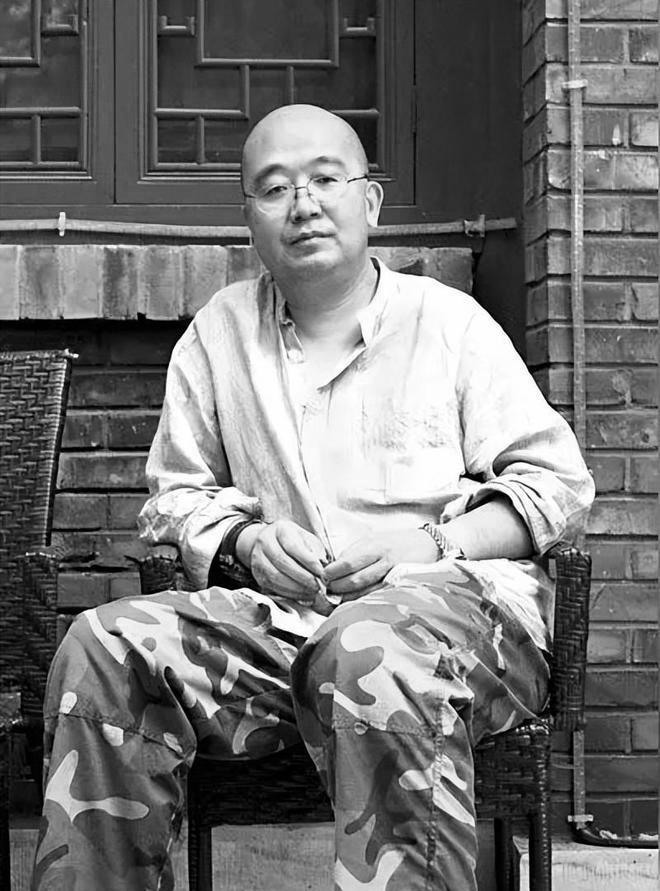 看到唐师曾不幸离世的消息，真是难过。他比我还小一岁。但我很尊敬他，服他。
唐师曾