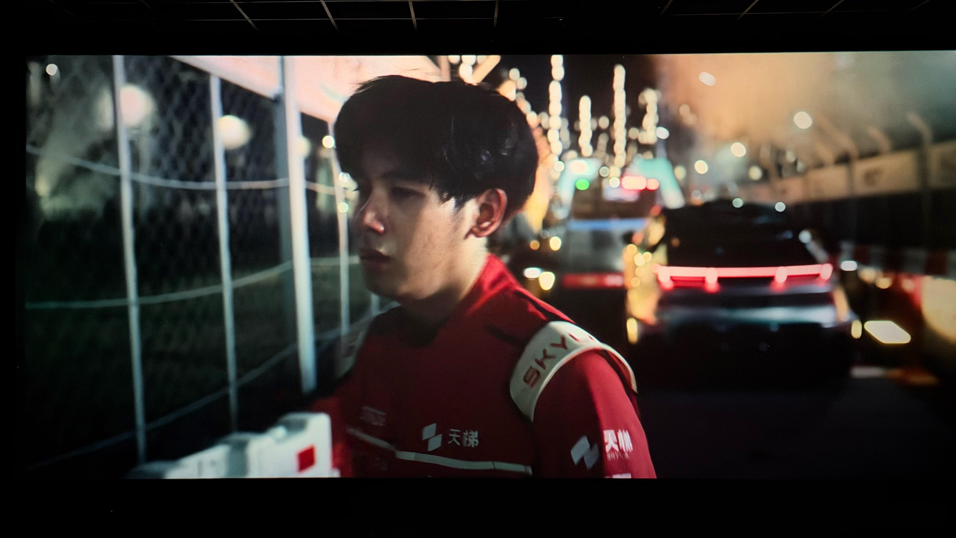 飞驰人生3新能源汽车出场顺序：先是阿维塔012，再是理想MEGA，最后才是领克Z