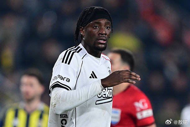 阿斯顿维拉 维拉财政还是紧张，只有下赛季踢上了欧冠，财务才会彻底缓解。如今维拉三