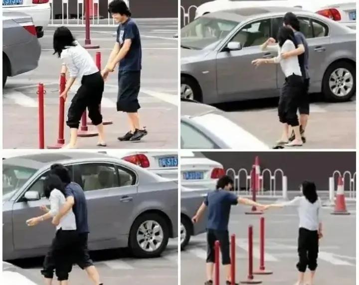 王菲李亚鹏热恋期间，笑声响彻整个停车场，他们在一起好快乐。

李亚鹏把王菲当孩子