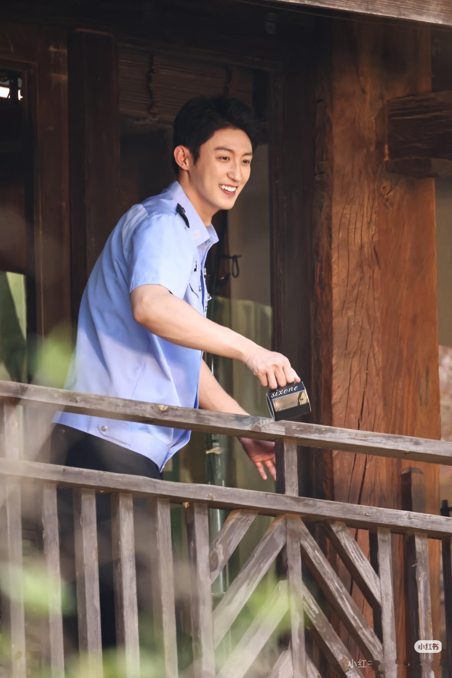 第一个选黄景瑜演警察的一定是天才，那确实是……广东公安的领导选的吧……的确比程序