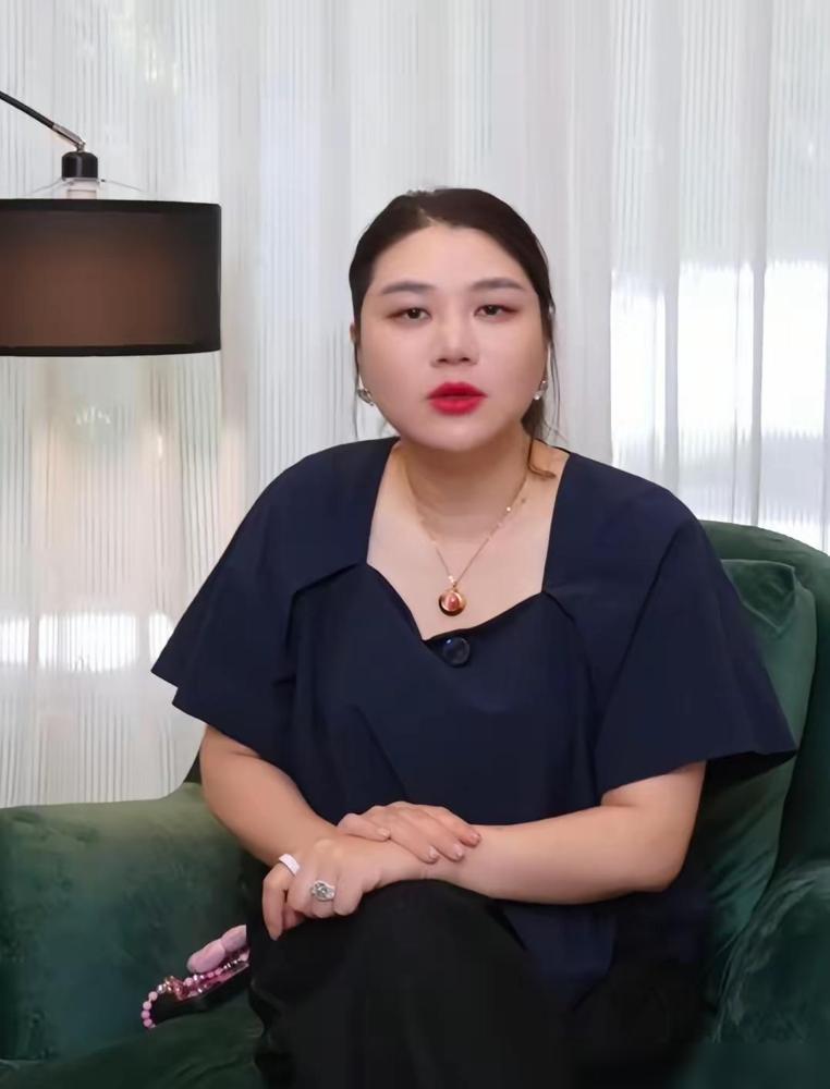 我朋友是健身教练，他跟我说了句大实话，像杨天真这样，41岁了，又复胖的，最根本的