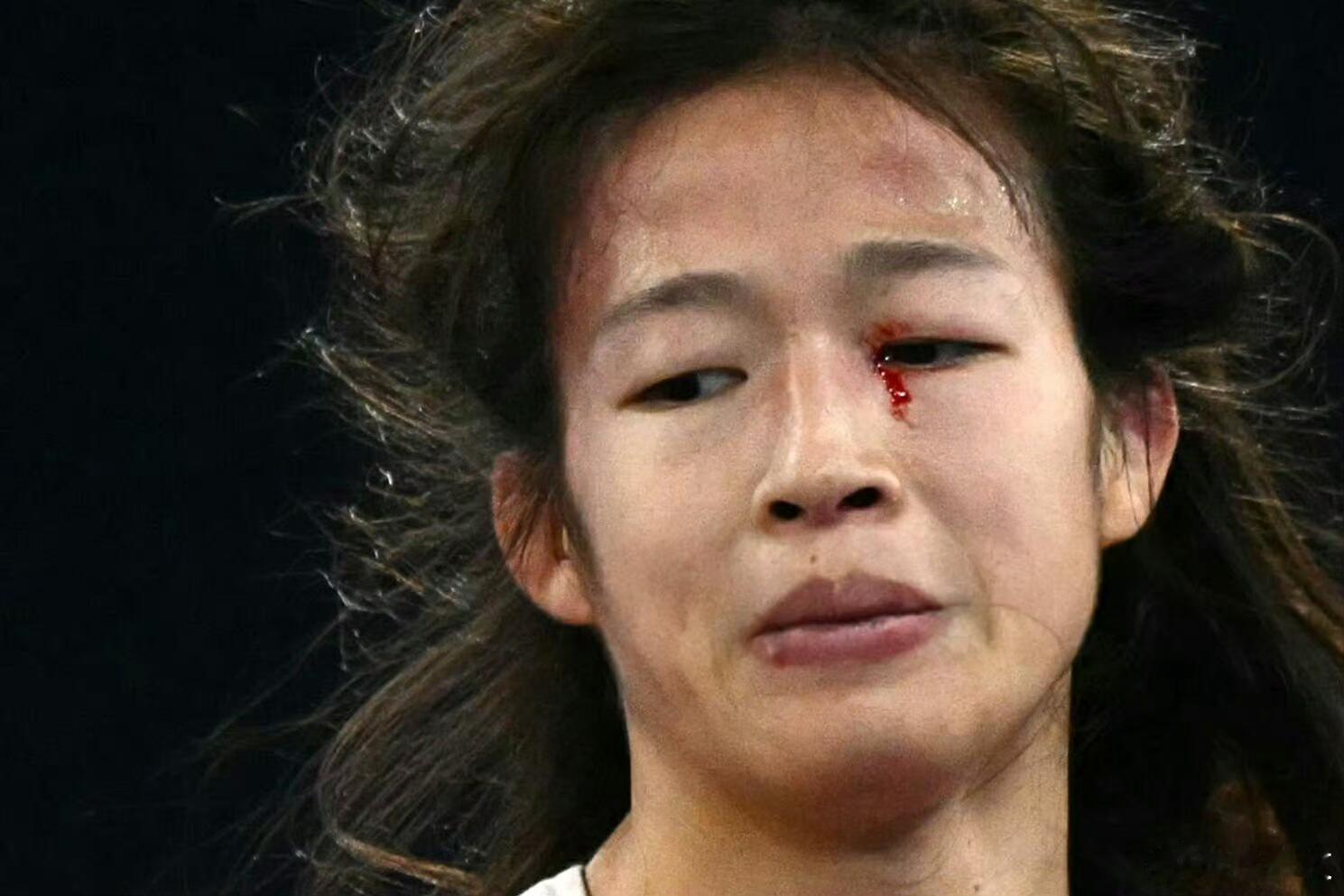 北京时间8月8日凌晨，在巴黎奥运会女子自由式摔跤50公斤级，中国选手冯紫琪首次参