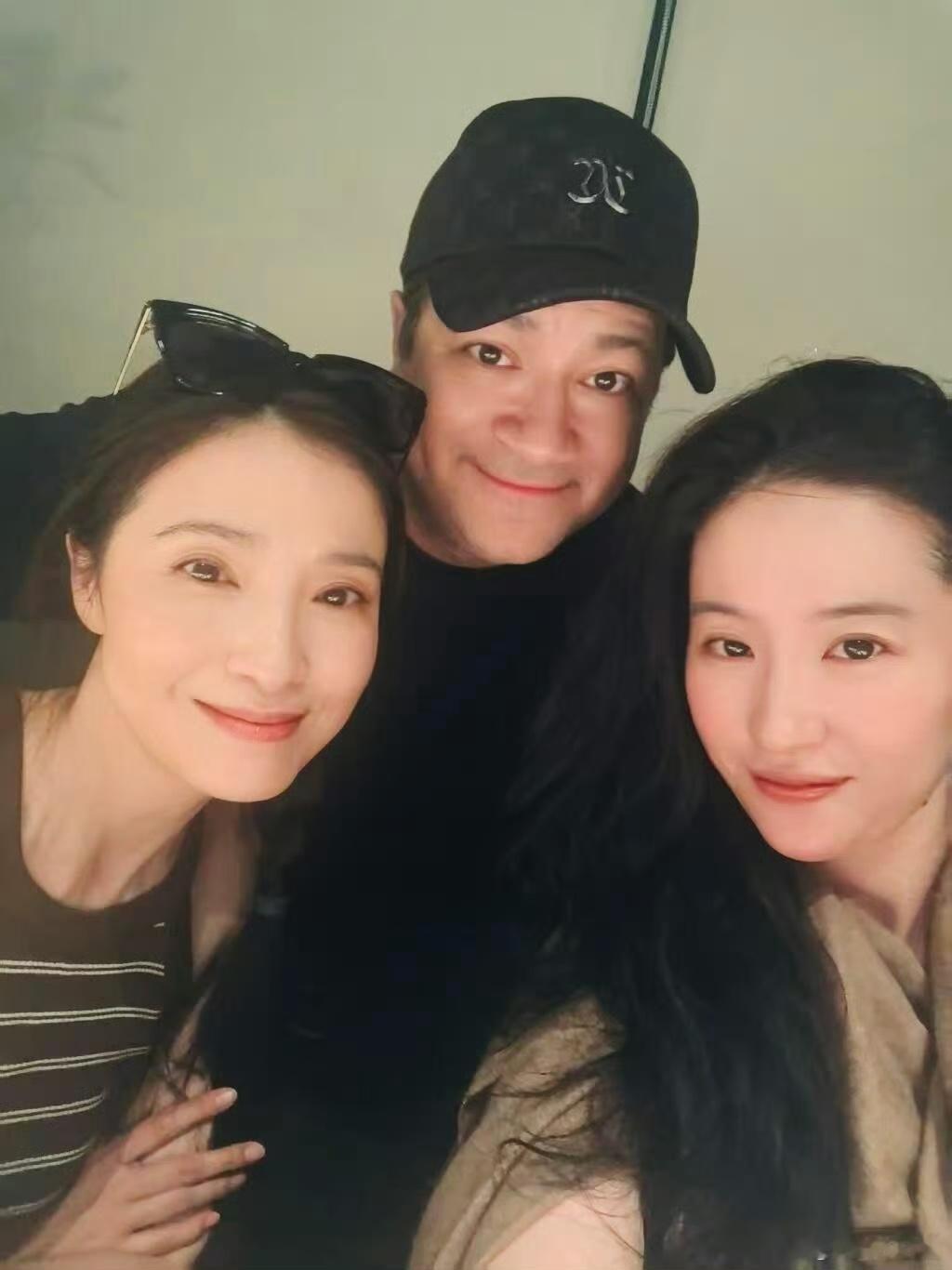 许红豆许红米又聚会了 天仙别再聚会了，电视机前的父老乡亲都很想你呀，赶紧进组吧，