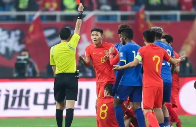 #国足# #中国足球[超话]# FIFA取消36强单张黄牌 国足9人首战日本不存