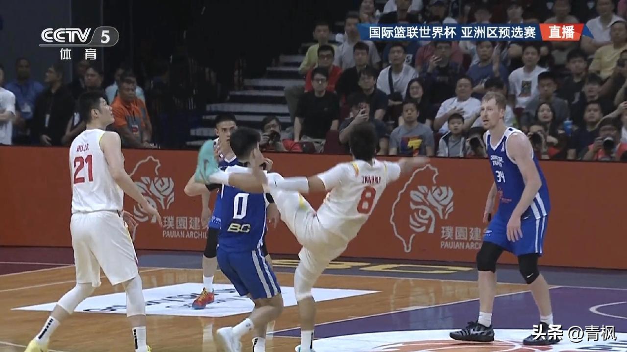 整整100分！
中国队这次在菲律宾彻底找回了面子！
最后5分钟，李弘权一次一次从