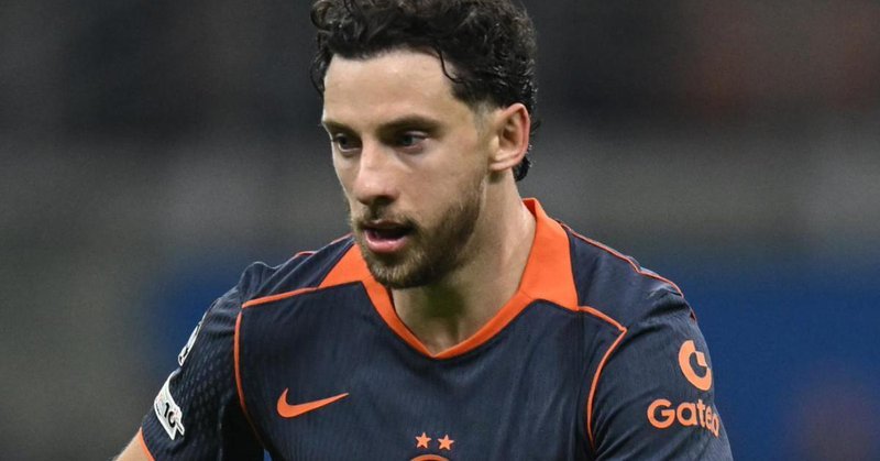 📢 米兰体育报：邓弗里斯的状况比预期更复杂，卡洛斯·奥古斯托正在为德比热身。 