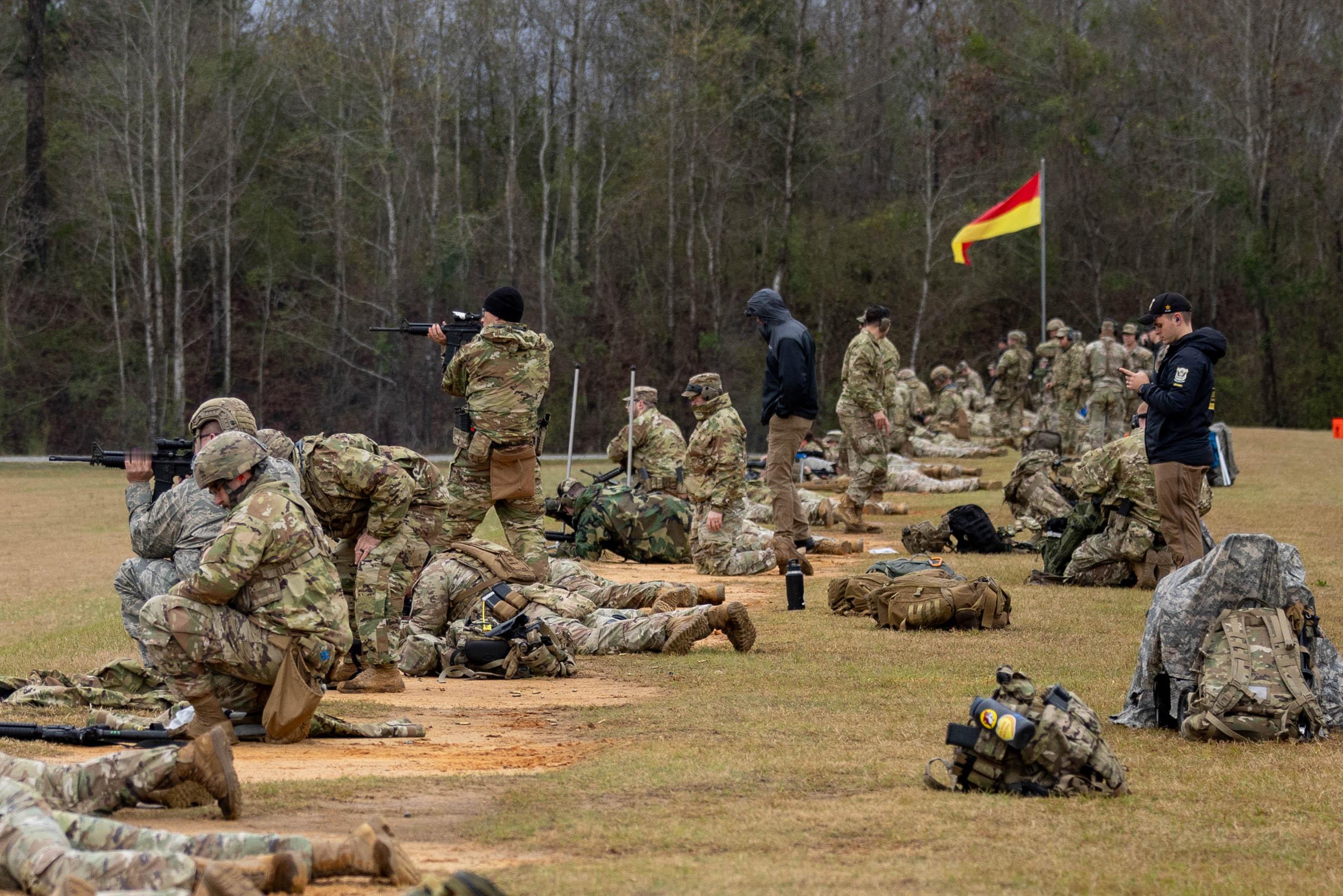 美国陆军2025年轻武器锦标赛第二天：赛前校枪活动 P4（Rifle Range
