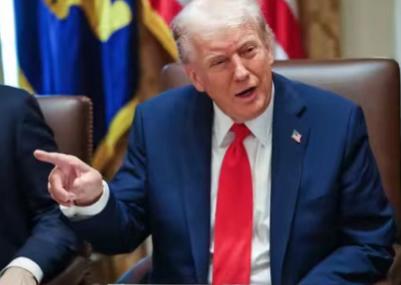 特朗普再次变卦，关于访华他表示：因为战争的问题，我必须留在美国，所以我们请求将访