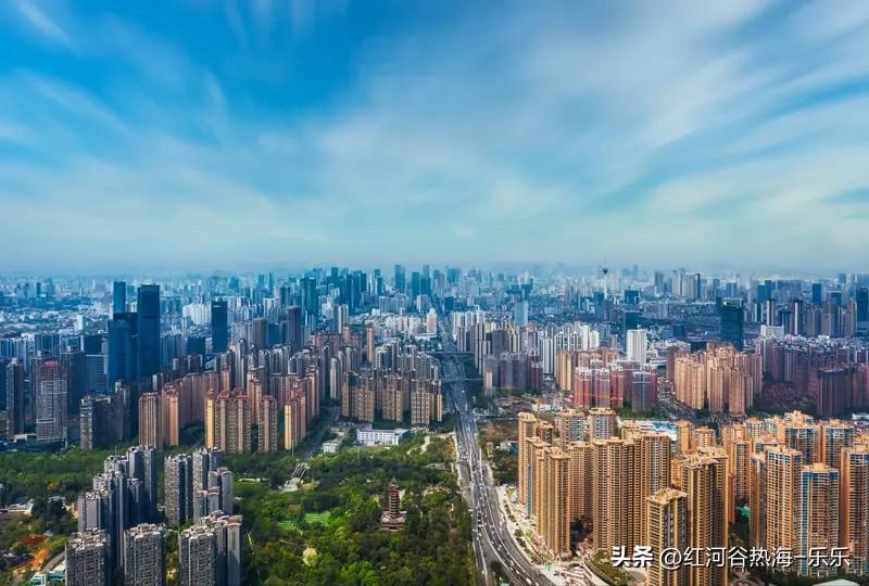 2026年楼市小阳春大概率是个假阳春了。
尽管现在很多人还沉浸在楼市火热的氛围当